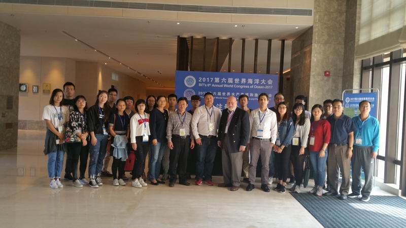 1510539429310689.jpg 2.工程中心团队与国外顶级专家合影( 美国 C-SIGMA LLC总裁:乔治-托马斯 ;美国Enzootic 公司首席执行官:Assaf Shechter).jpg