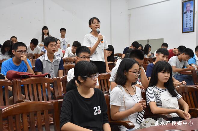 E:\伟德国际1946bv官网\水产传媒中心\10月份新增\走进食堂,不做新手——开班会啦\3.jpg E:\伟德国际1946bv官网\水产传媒中心\10月份新增\走进食堂,不做新手——开班会啦\3.jpg