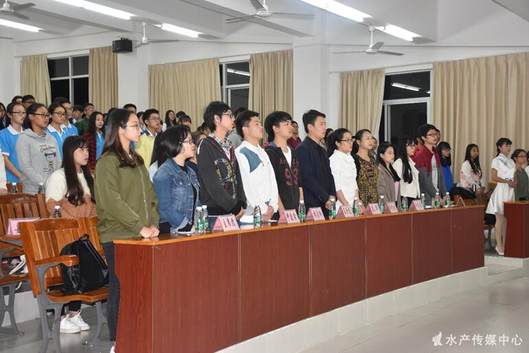 E:\伟德国际1946bv官网\水产传媒中心\新闻稿\青马结业\全体唱团歌.jpg E:\伟德国际1946bv官网\水产传媒中心\新闻稿\青马结业\全体唱团歌.jpg